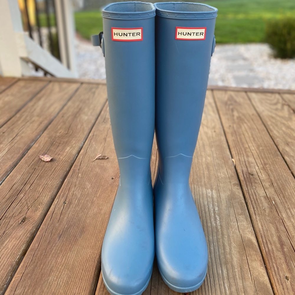 Light blue tall Hunter rain boots size 7